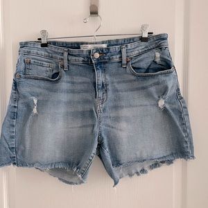 Signature Levi Strauss Mid Rise Shorts
